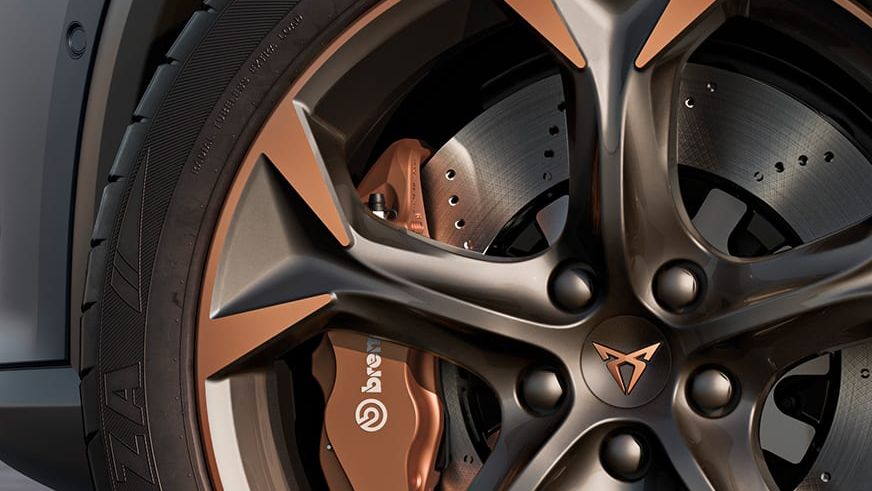 ZU sehen sind die Bremsen eines CUPRA Formentor