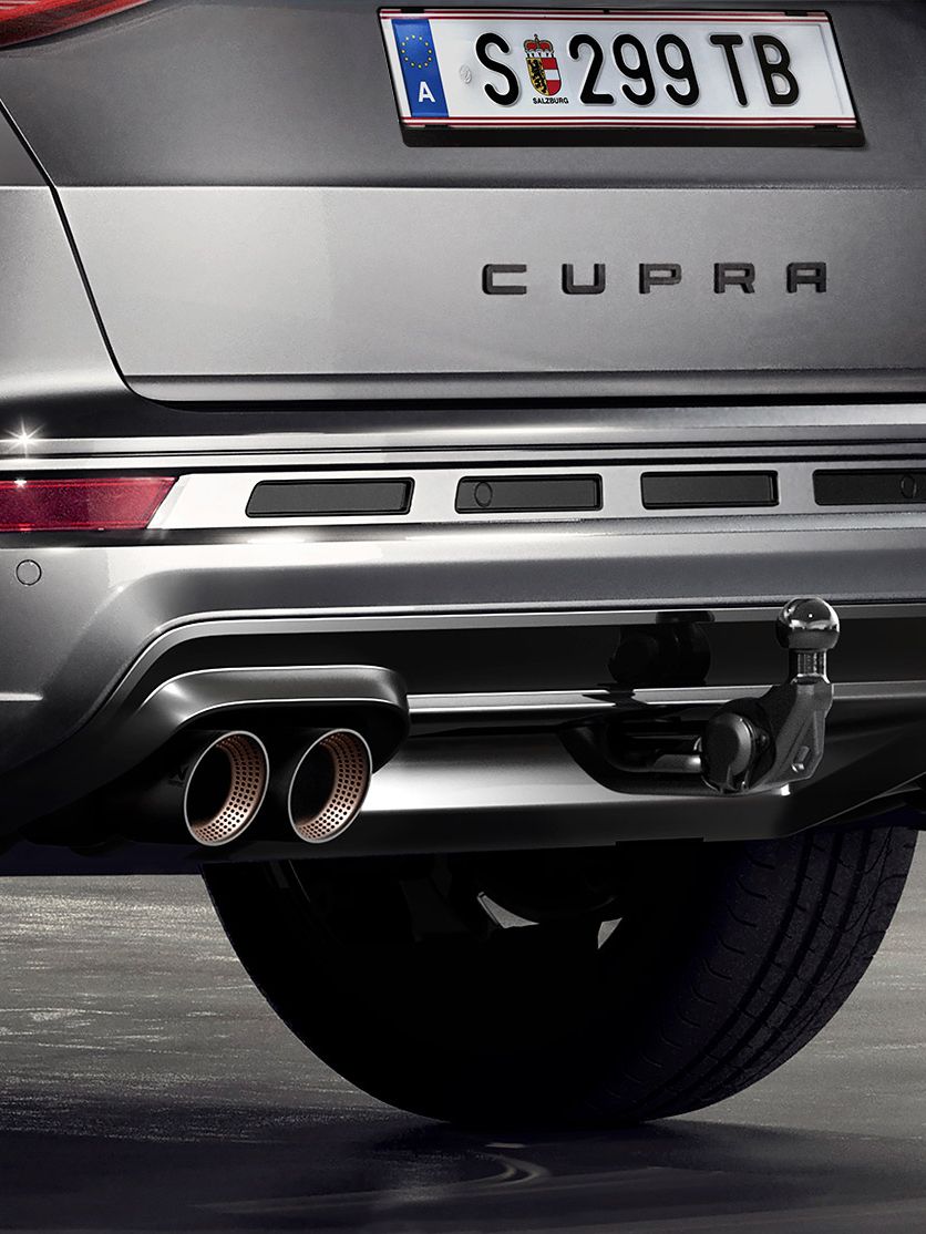 Detailansicht des CUPRA Ateca Hecks mit Anhängerkupplung