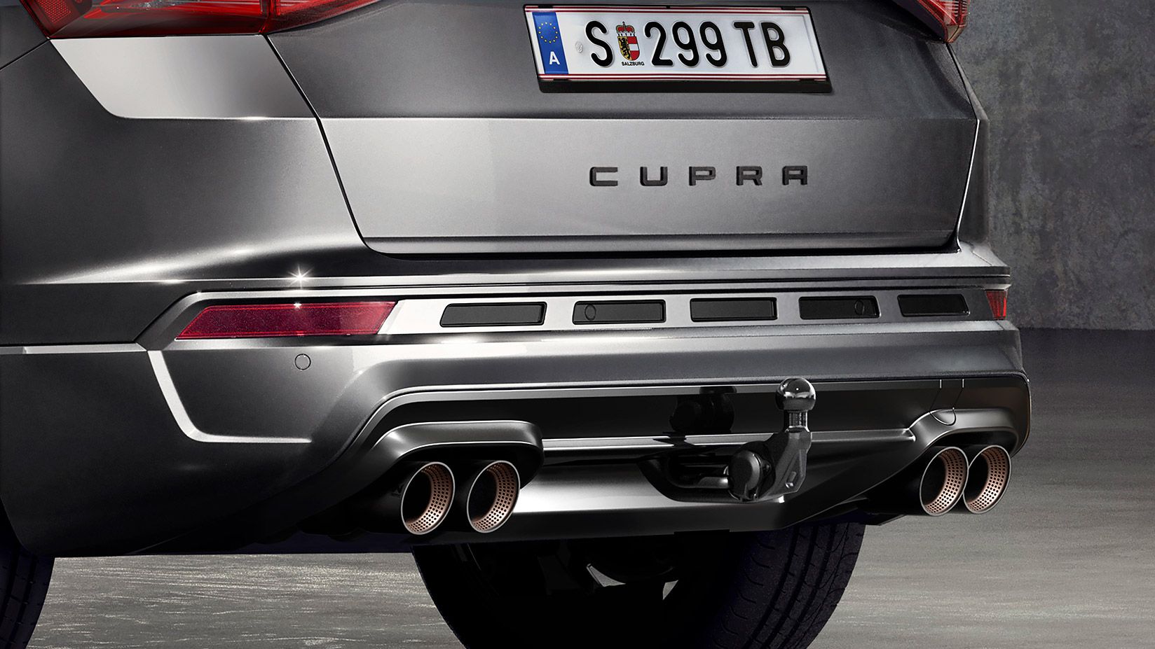 Detailansicht des CUPRA Ateca Hecks mit Anhängerkupplung