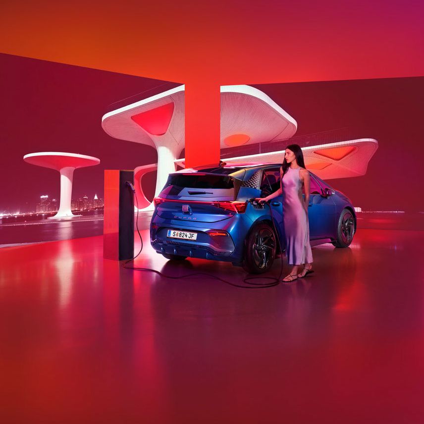 Blauer CUPRA Born Heckansicht