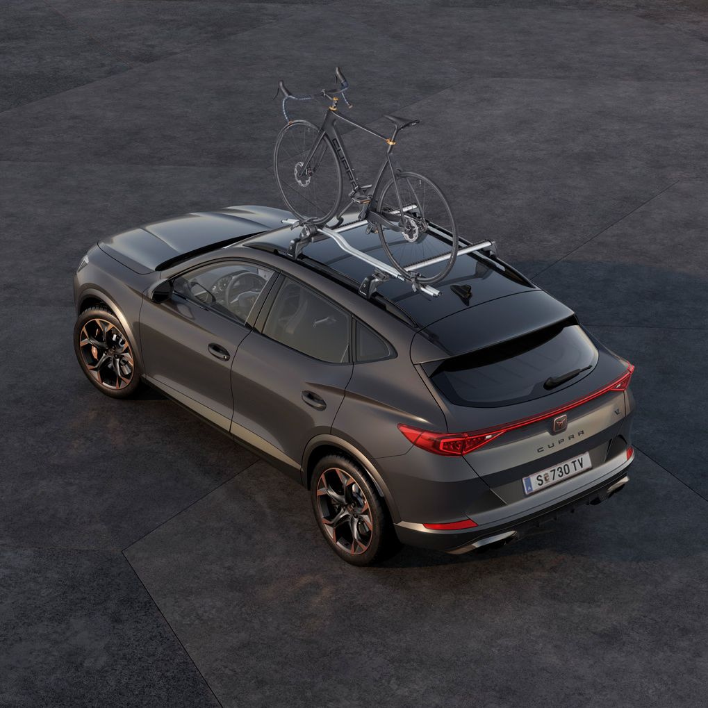 CUPRA Formentor mit  Dach-Radträger für 1 Fahrrad