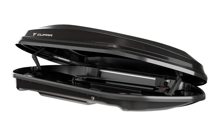 Ansicht einer geöffneten schwarzen CUPRA Dachbox