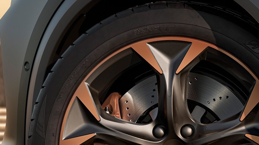 Detailaufnahme CUPRA Formentor Brembo-Scheibenbremsen in Kupfer